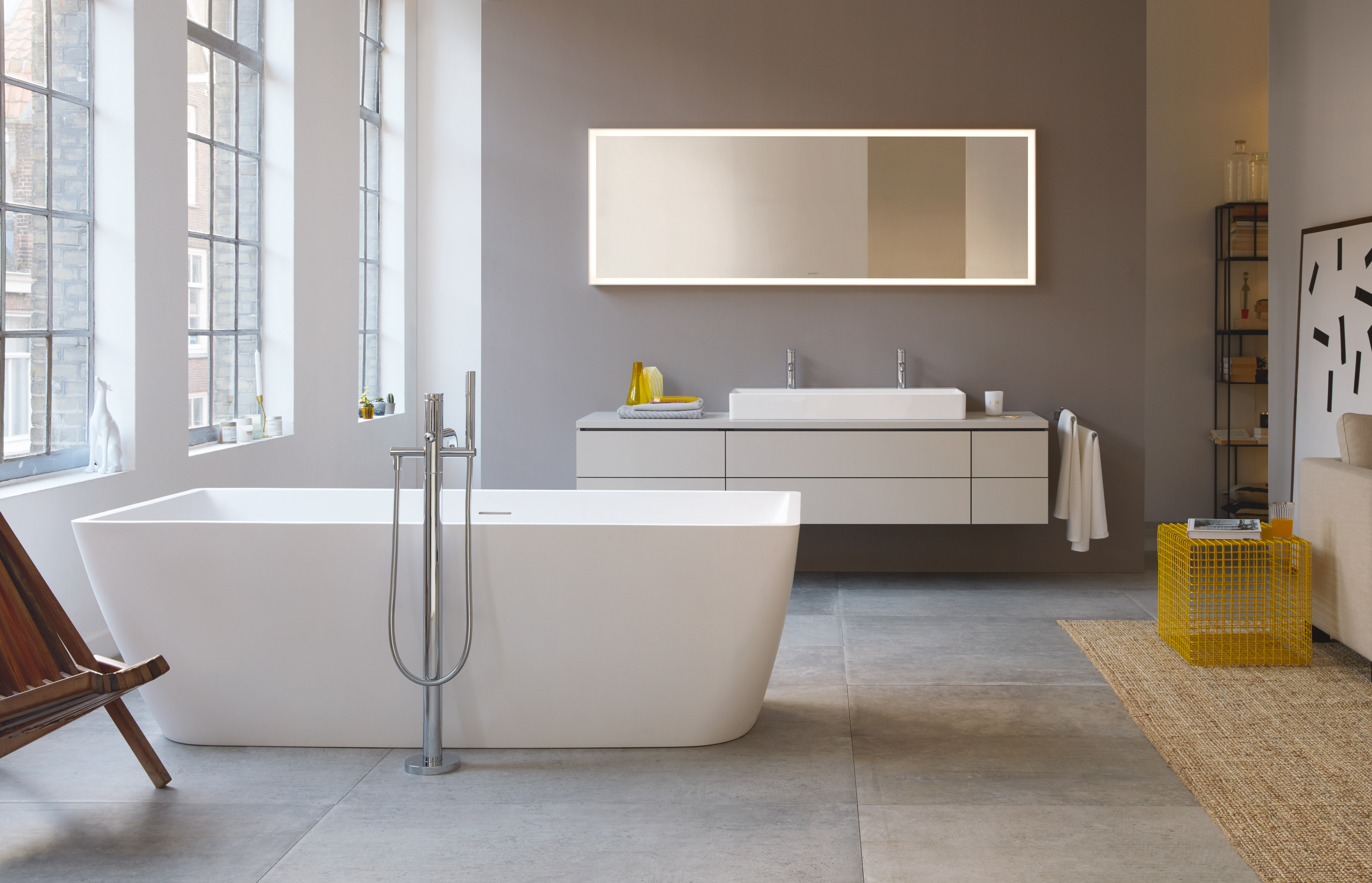Bathroom with freestanding DuraSquare bathtub