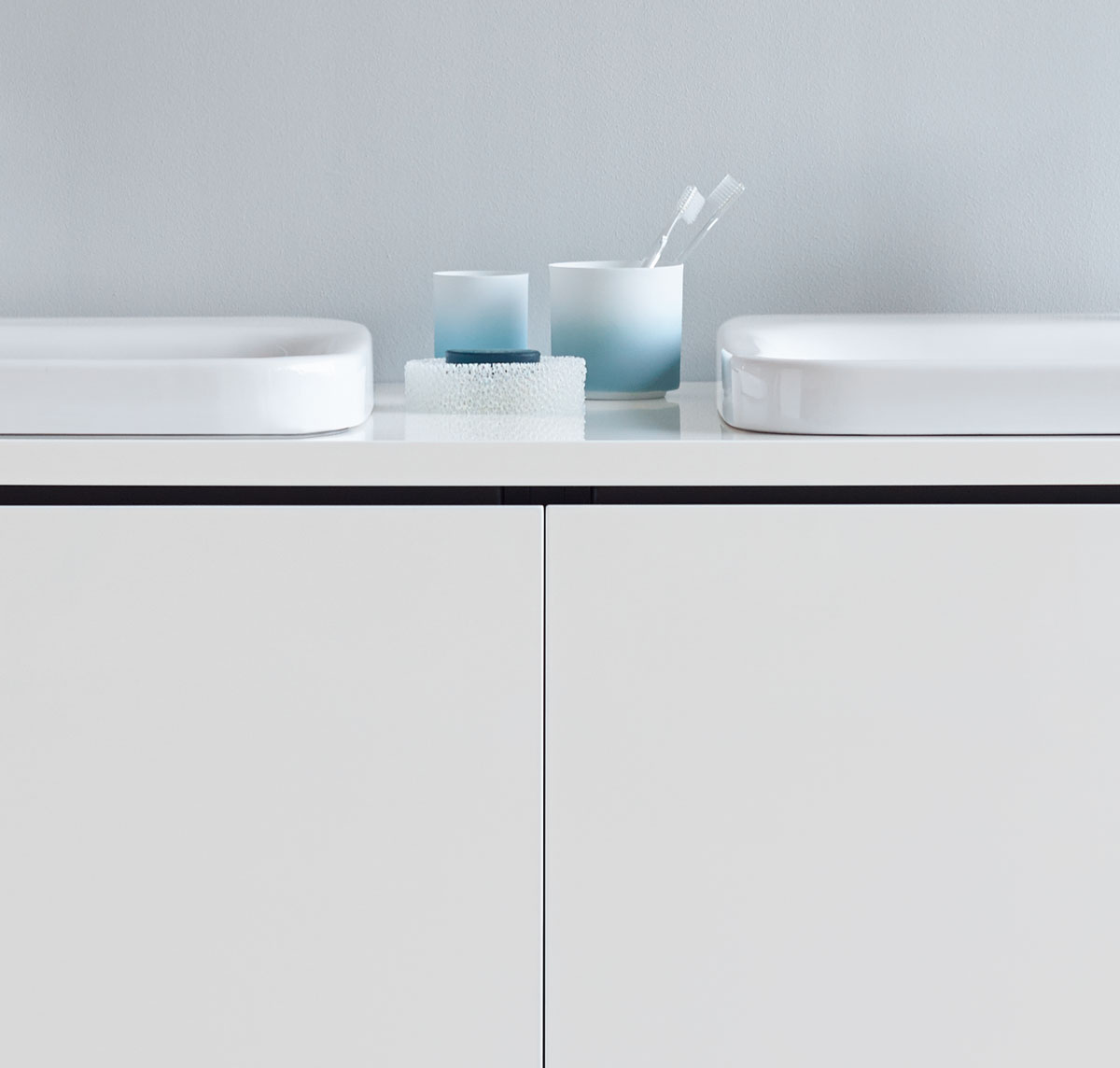 Base L-Cube con consolle e bacinella abbinata