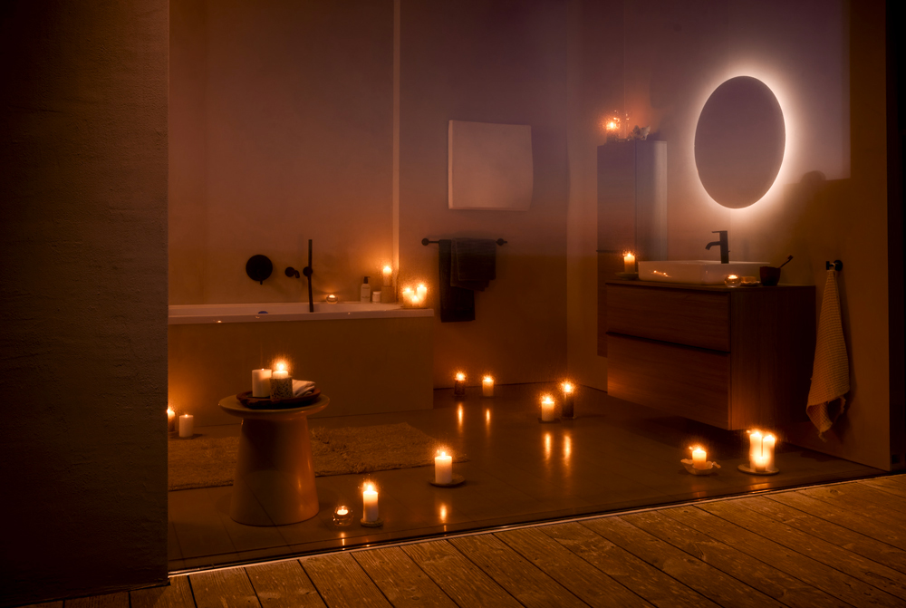 Bathroom with candles and Soleil washbasin

