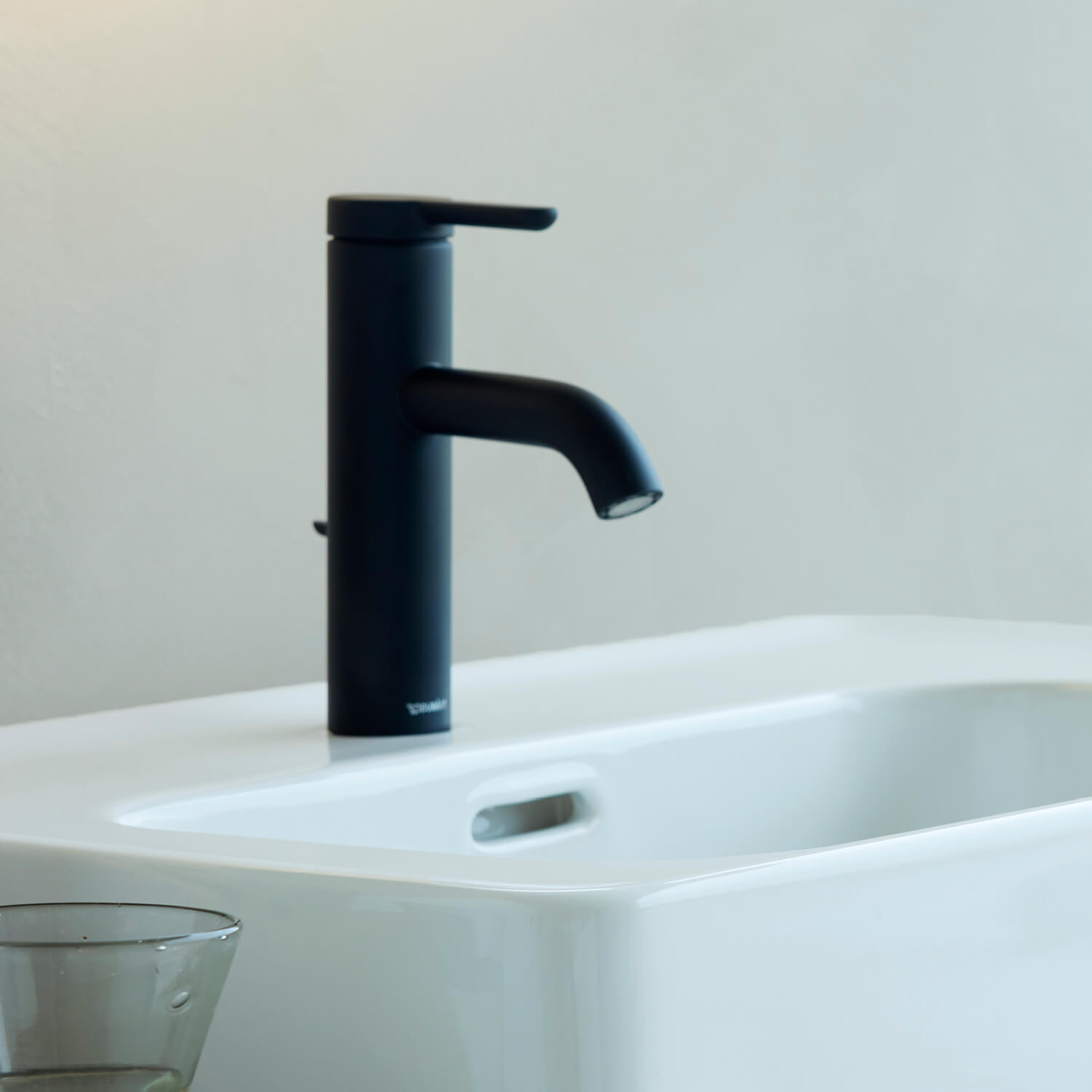 Black C.1 faucet on Soleil handrinse basin
