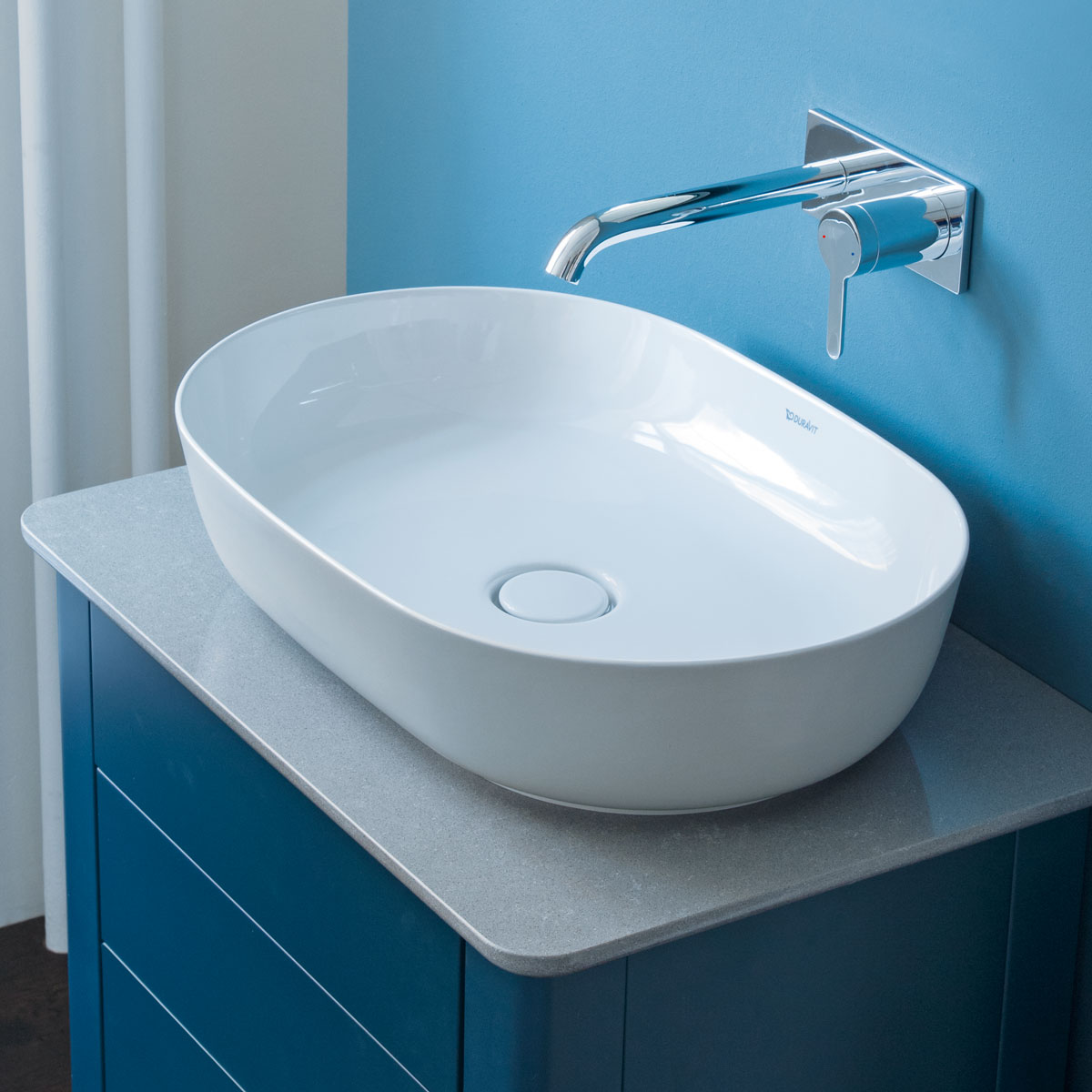 Luv countertop washbasin in oval shape
