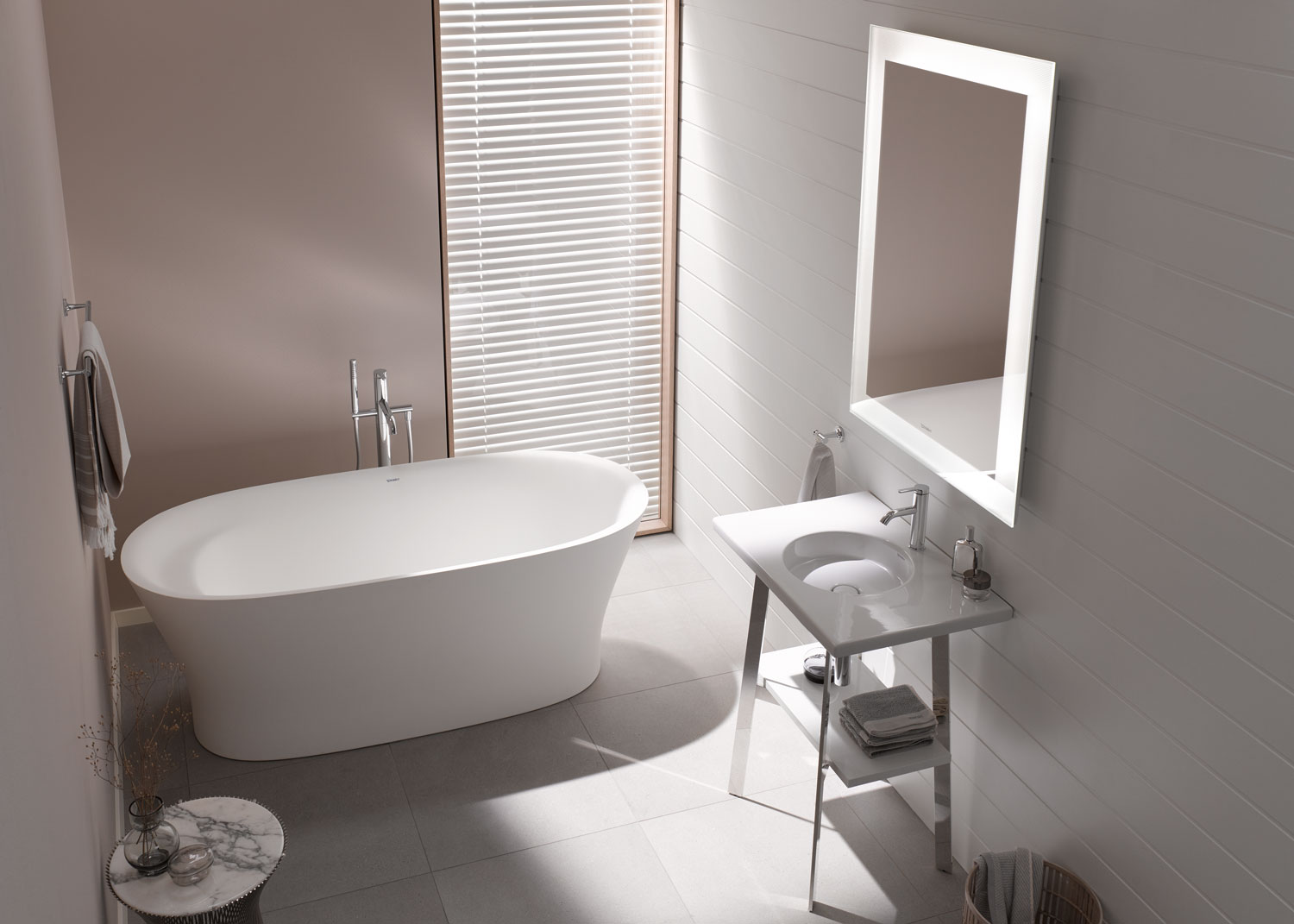 Freestanding Cape Cod bathtub