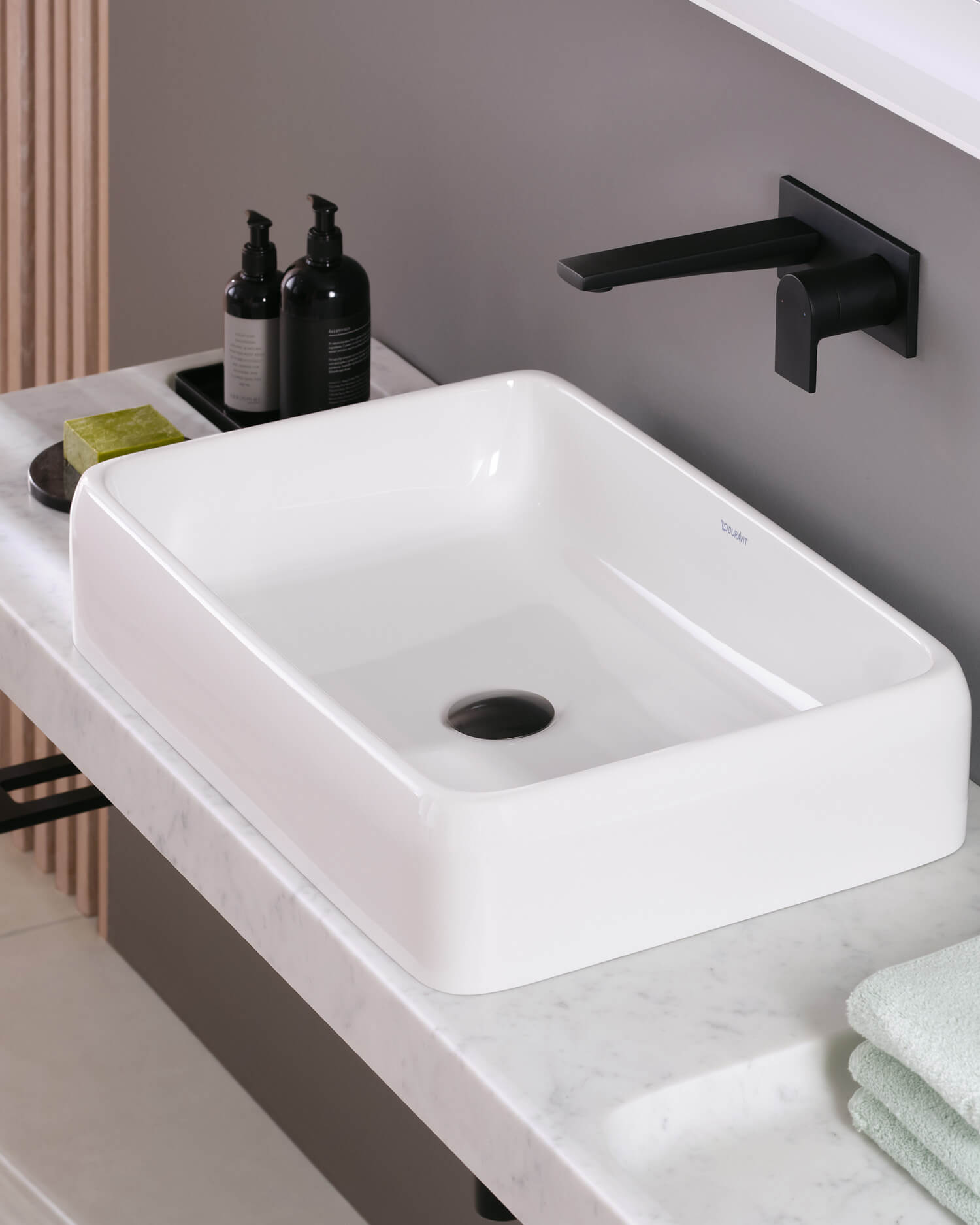 Qatego washbasin with large inner basin
