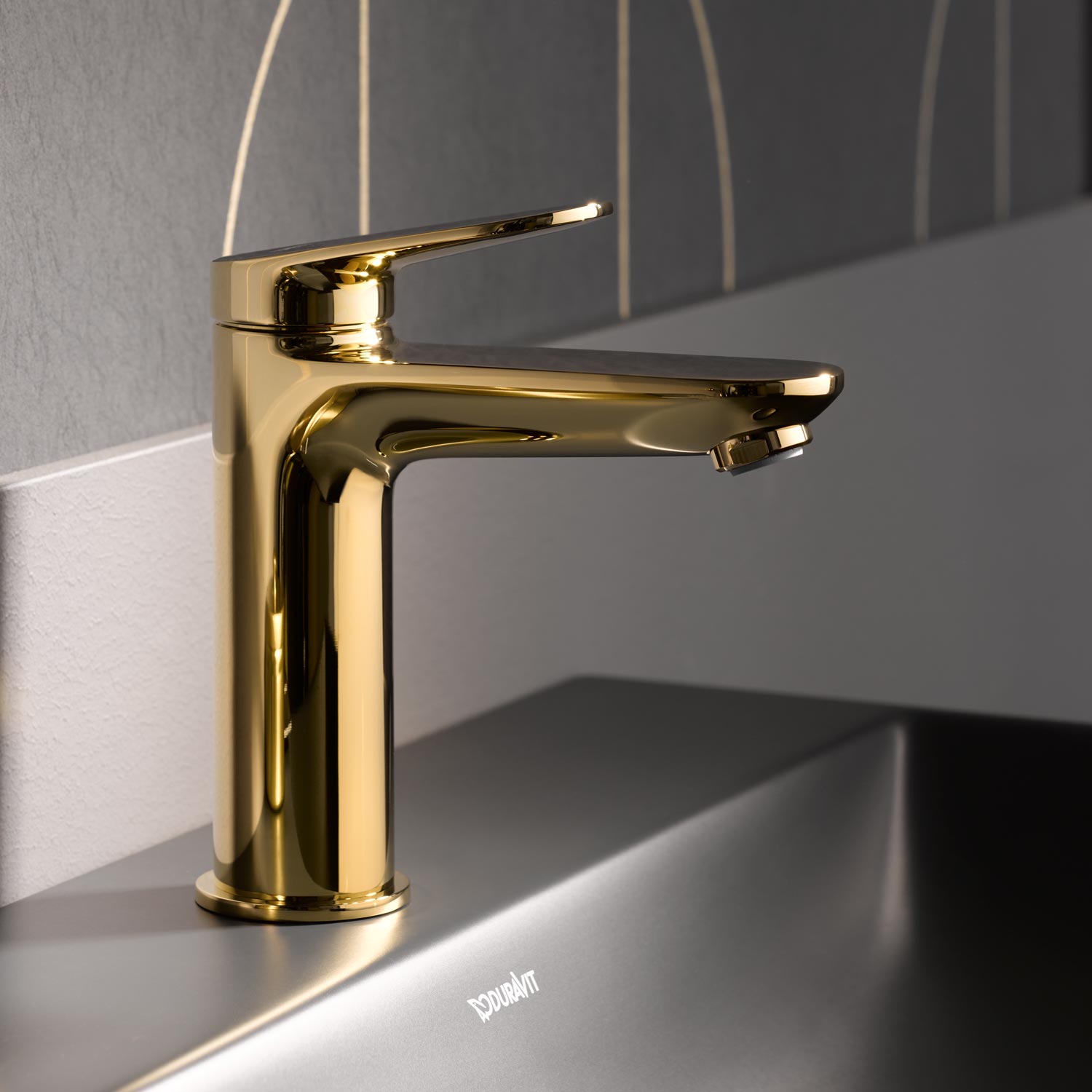 Single lever bathtub mixer in chrome
