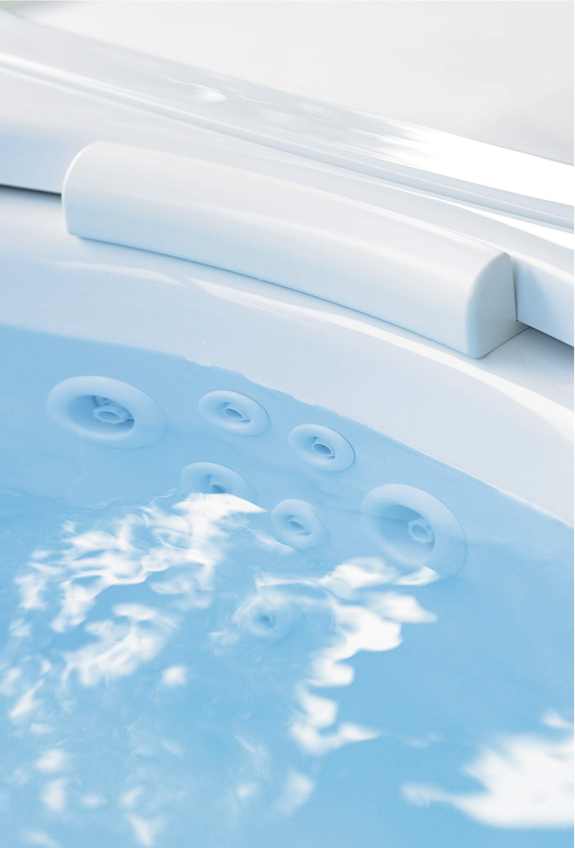 Baño libre de barreras con inodoro alto